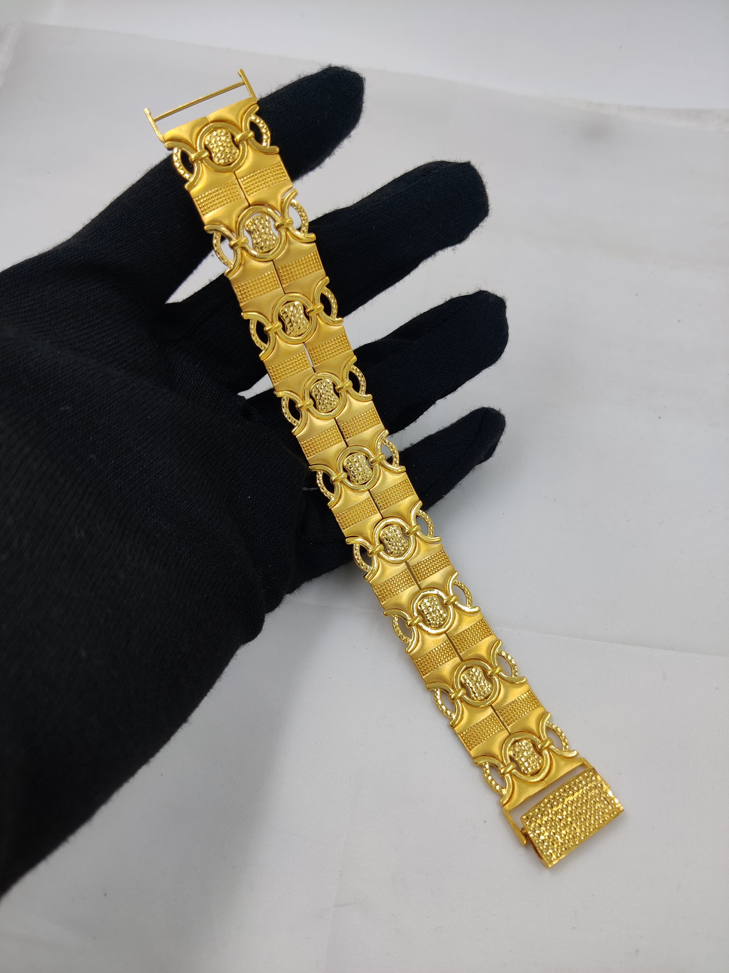 916 Gold Fancy Casting Braclet