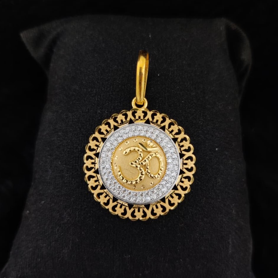 916 Gold Fancy Om Pendant