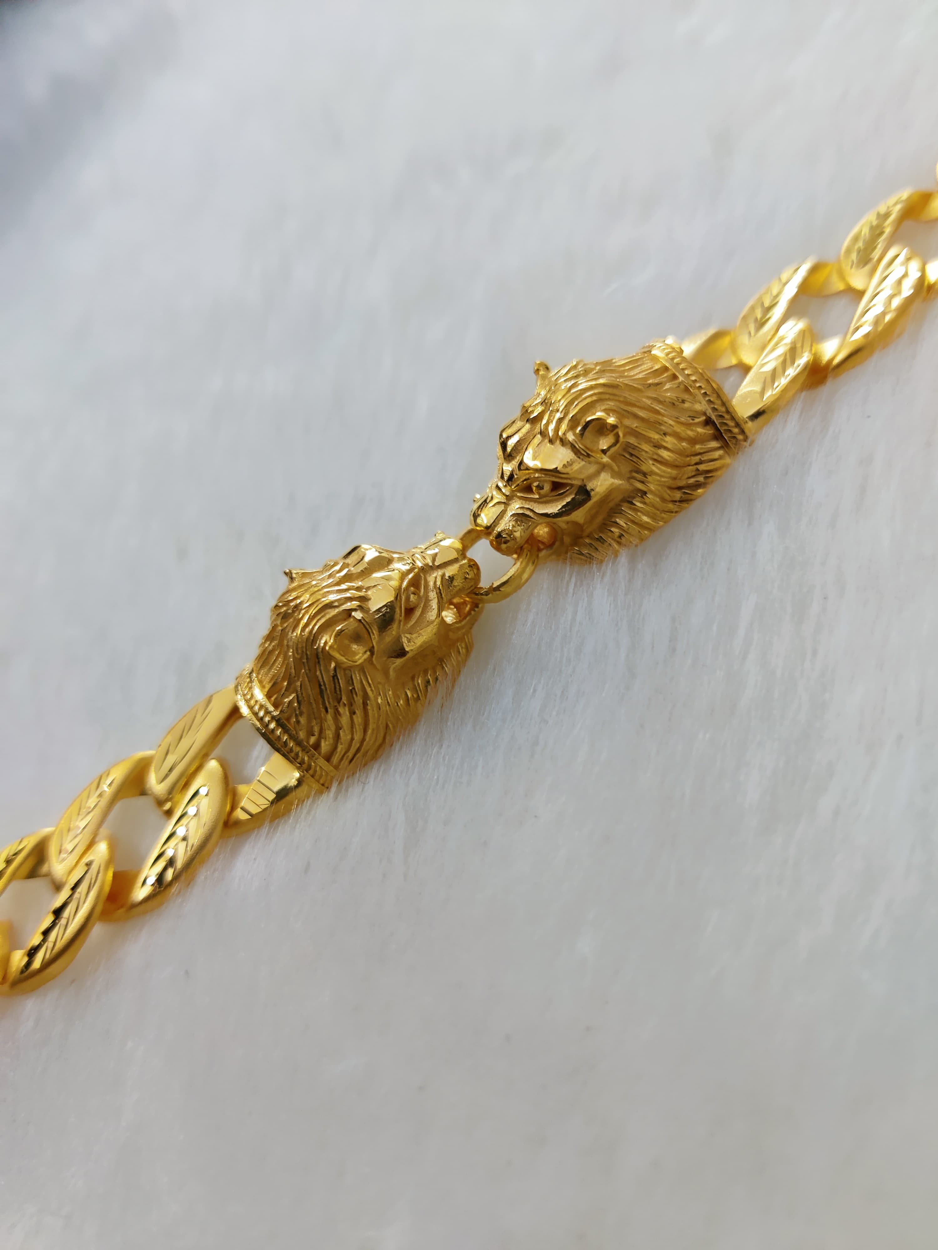 916 Gold Fancy Lion Face Braclet