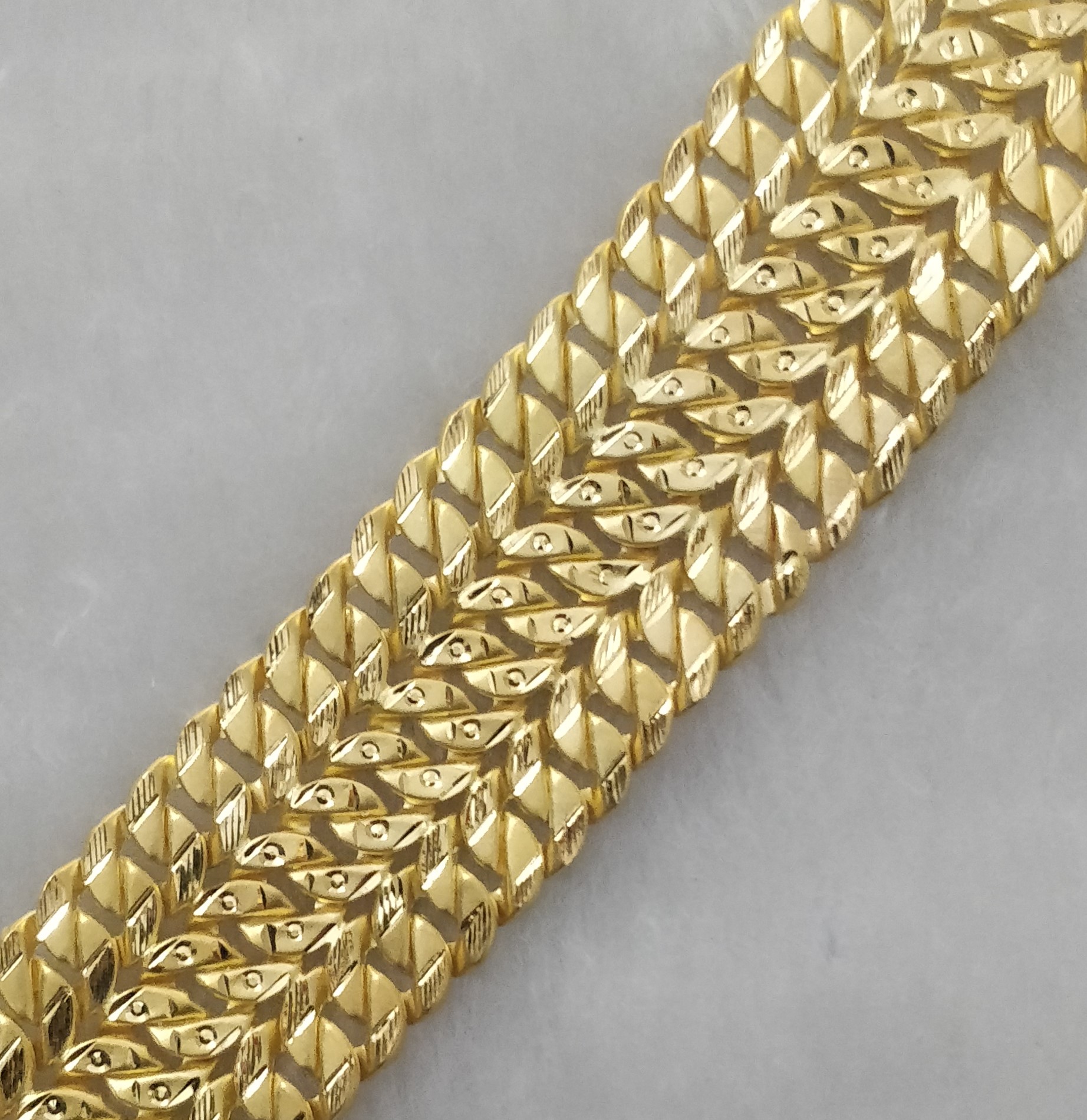 916 Gold Singapuri Lucky