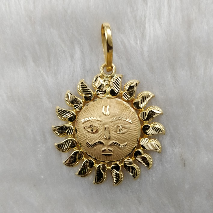 916 Gold Surya Pendant