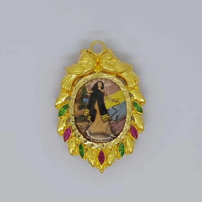 916 Gold Fancy Photo Fram Pendant