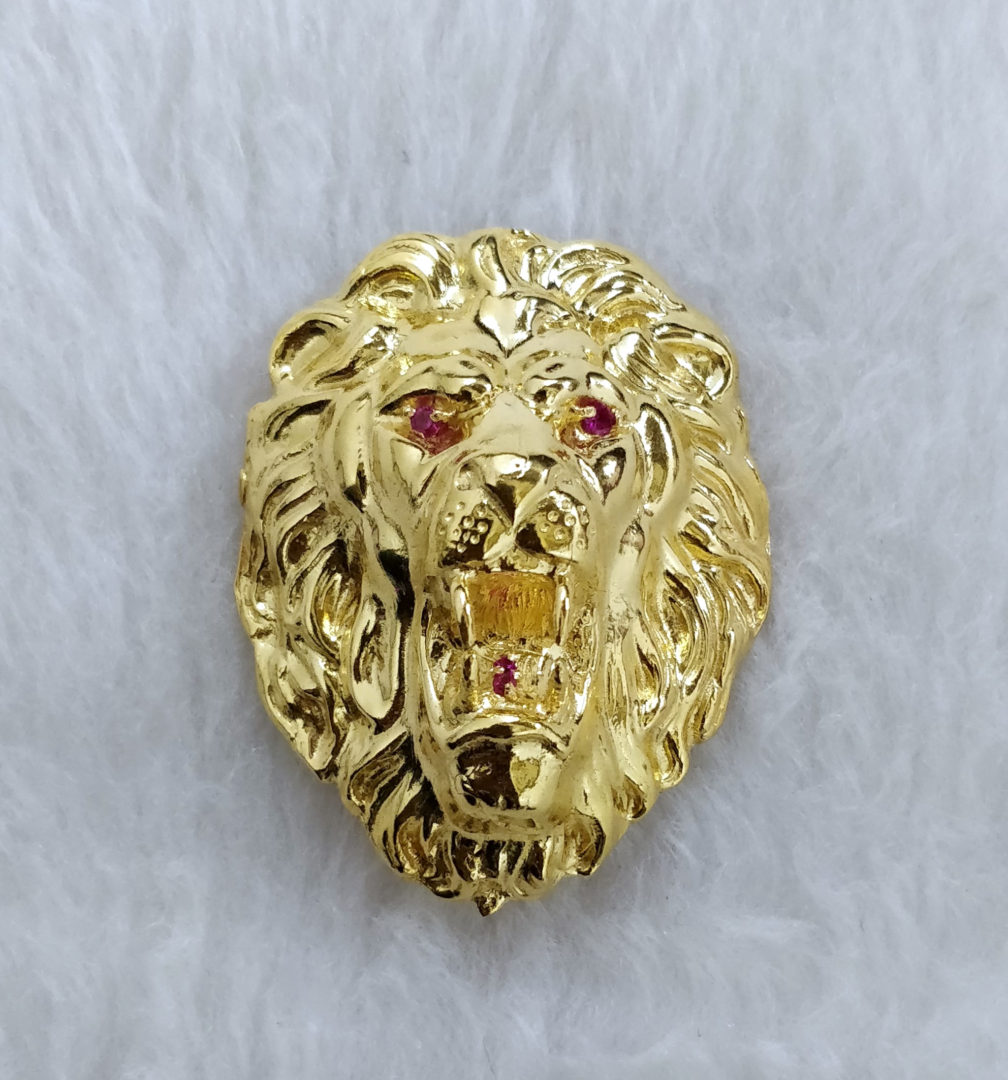 916 Gold Lion Design Pendant