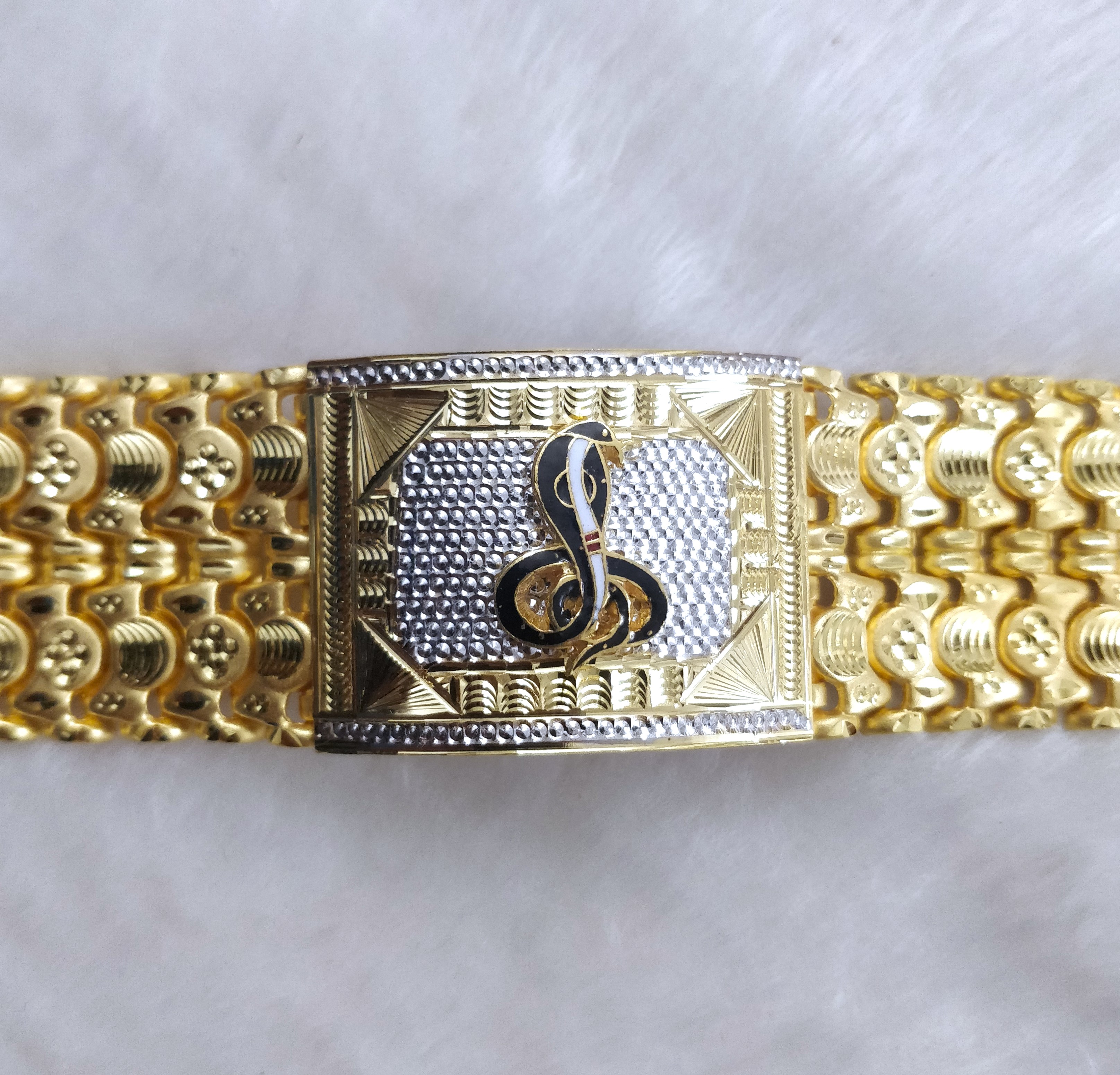 916 Gold Bahubali Gogamaharaj Lucky