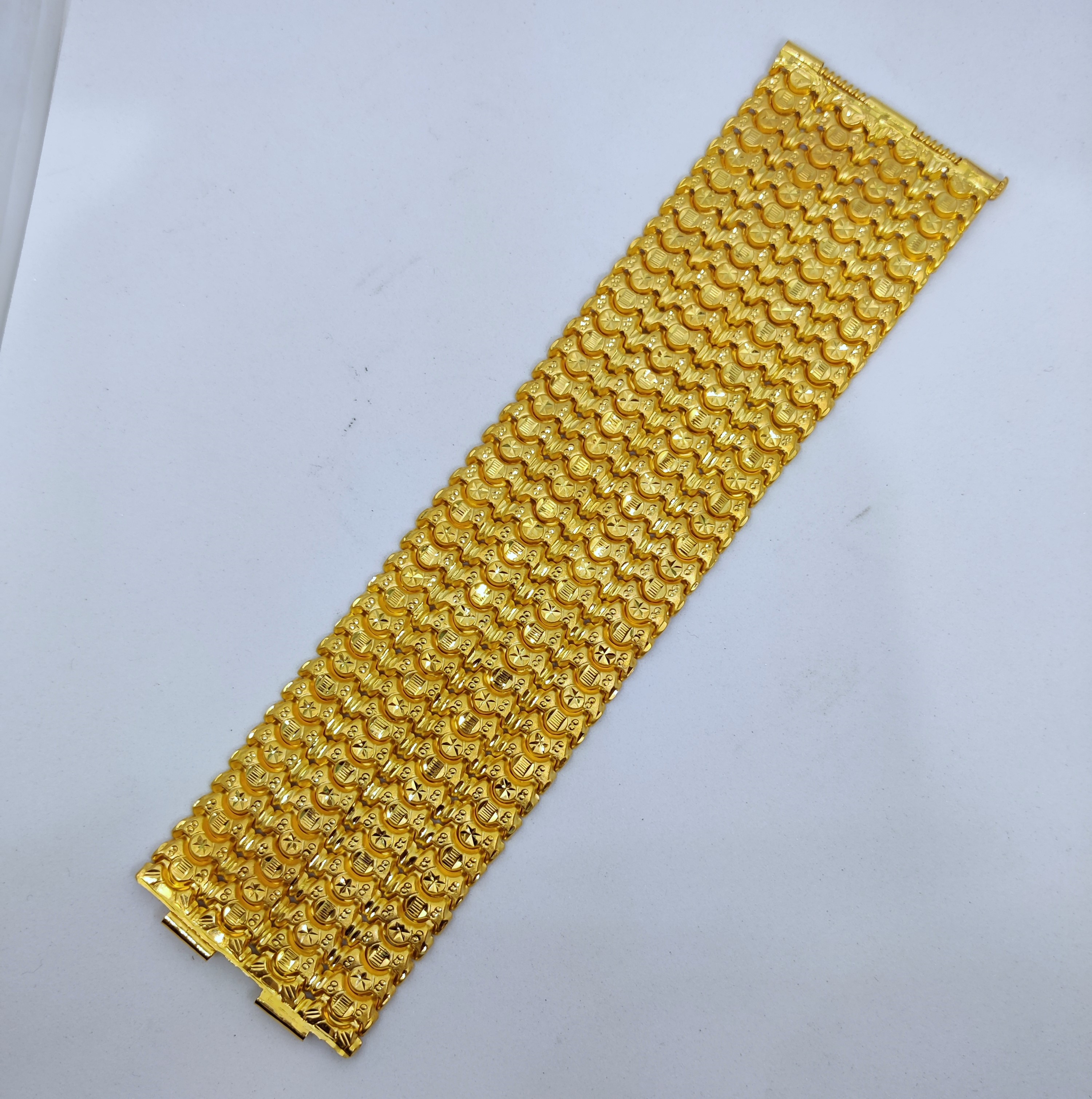 916 Gold Bahubali Lucky