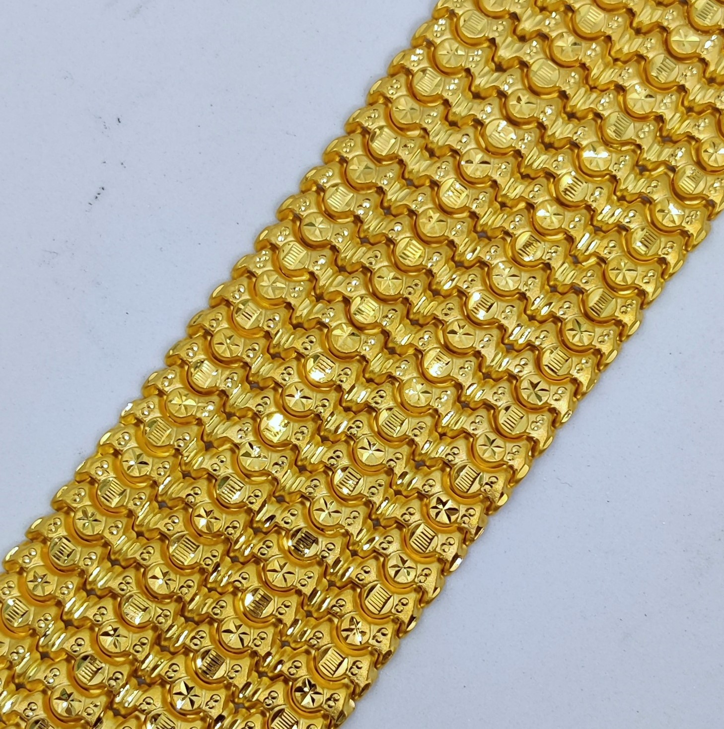 916 Gold Bahubali Lucky