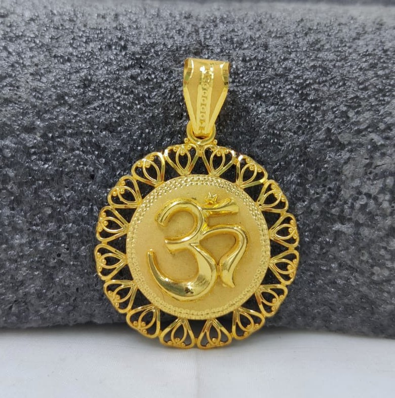 916 Gold Fancy Om Pendant