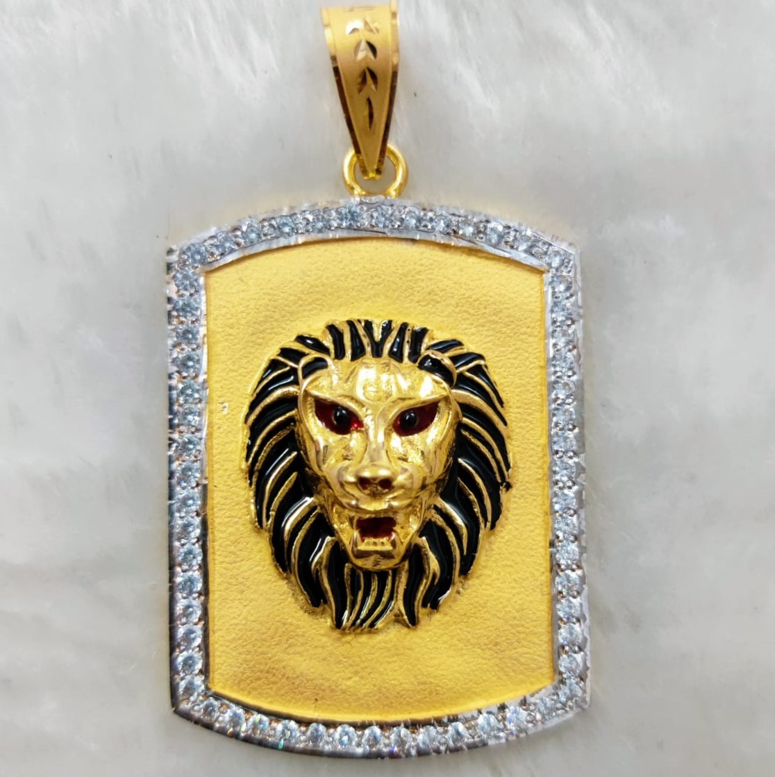 916 Gold Fancy Lion Face Pendant
