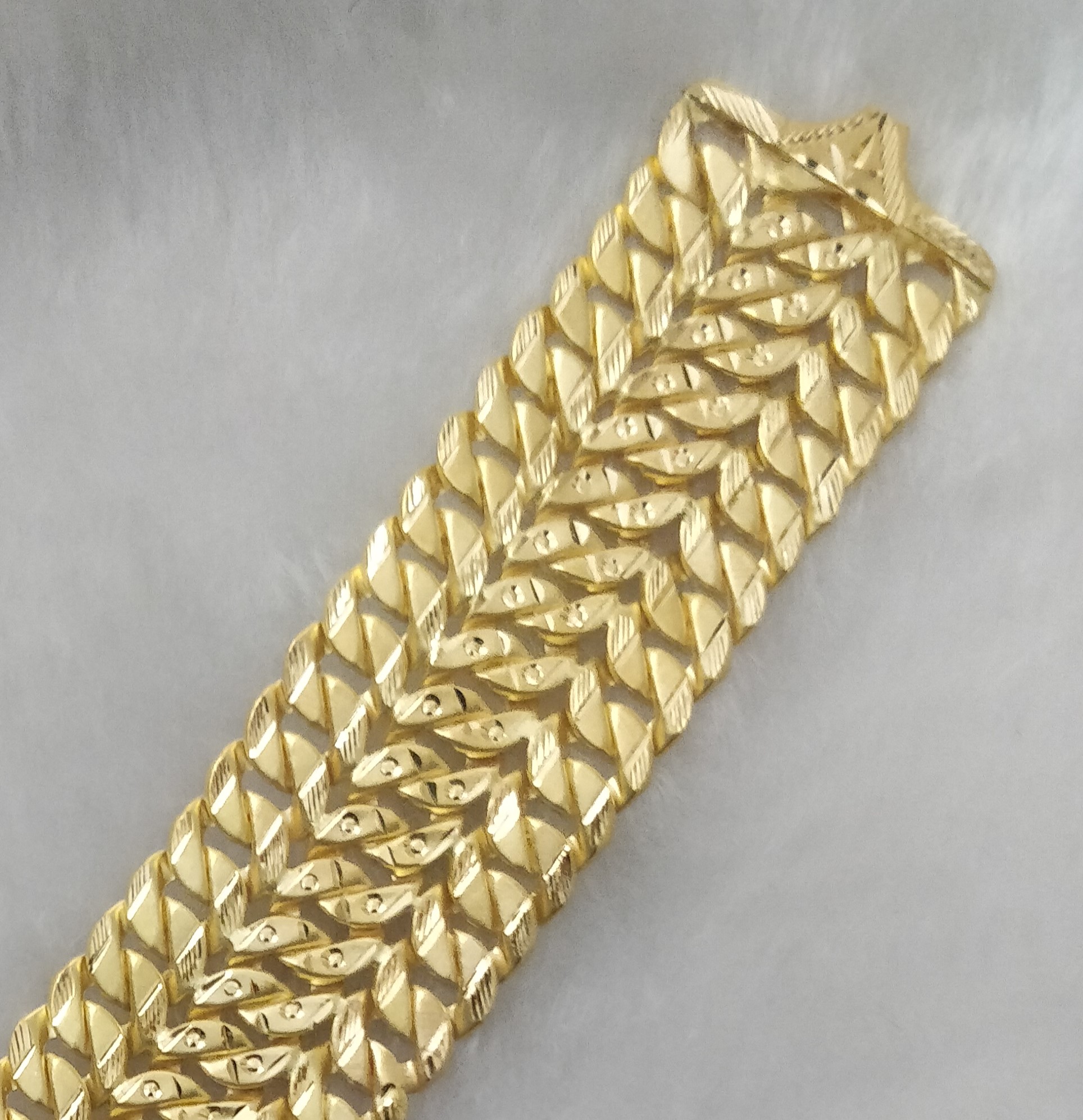 916 Gold Singapuri Lucky