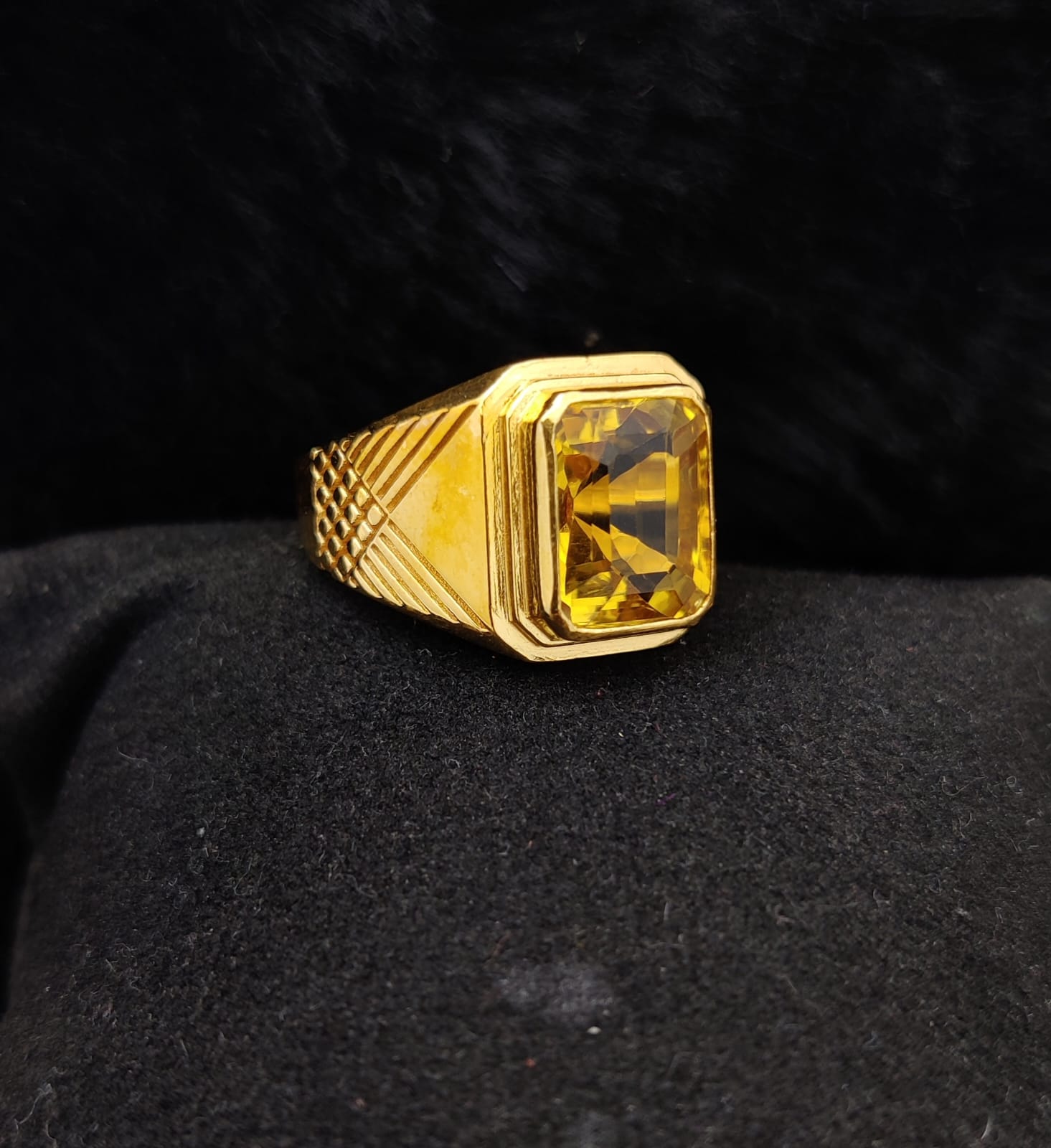 916 Gold Gent's Stone Ring
